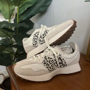 New Balance 327 Sea Salt Leopard Women’s Size 8.5 Like New with box